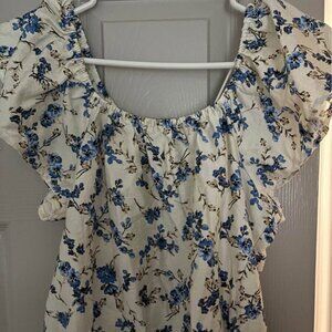 NWT women’s super cute beige crop top size XS